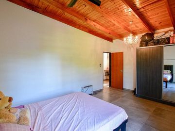 CASA EN VENTA LA PLATA SOBRE 1,6 HECTÁREAS PILETA