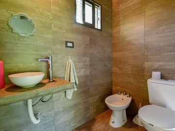 CASA EN VENTA LA PLATA SOBRE 1,6 HECTÁREAS PILETA