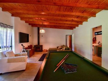 CASA EN VENTA LA PLATA SOBRE 1,6 HECTÁREAS PILETA