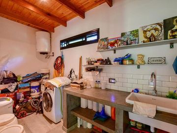 CASA EN VENTA LA PLATA SOBRE 1,6 HECTÁREAS PILETA