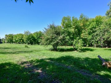 CASA EN VENTA LA PLATA SOBRE 1,6 HECTÁREAS PILETA