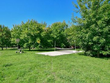 CASA EN VENTA LA PLATA SOBRE 1,6 HECTÁREAS PILETA