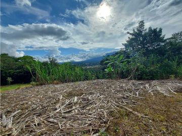 VENDO 01 HECTAREA TITULADA Y CON AGUA VIVA ALTO  BOQUETE