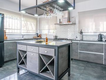 Venta casa de 3 dormitorios y piscina en Roldán