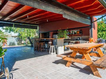 Venta casa de 3 dormitorios y piscina en Roldán