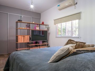 Venta casa de 3 dormitorios y piscina en Roldán