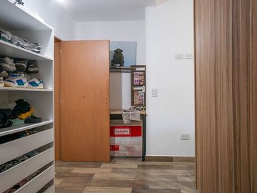 Venta casa de 3 dormitorios y piscina en Roldán