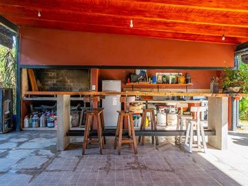 Venta casa de 3 dormitorios y piscina en Roldán