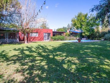 Venta casa de 3 dormitorios y piscina en Roldán