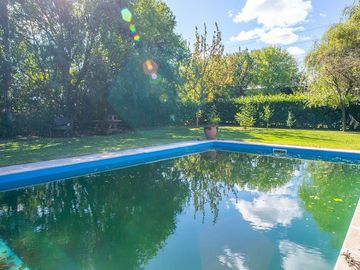 Venta casa de 3 dormitorios y piscina en Roldán