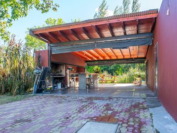 Venta casa de 3 dormitorios y piscina en Roldán