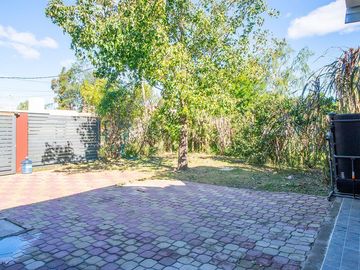 Venta casa de 3 dormitorios y piscina en Roldán
