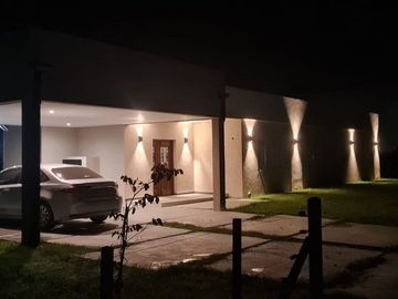 CASA QUINTA VENTA LA PLATA PILETA-PERMUTA-LIQUIDA!