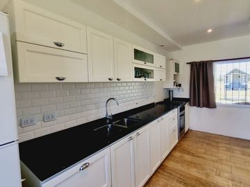 CASA QUINTA VENTA LA PLATA PILETA-PERMUTA-LIQUIDA!