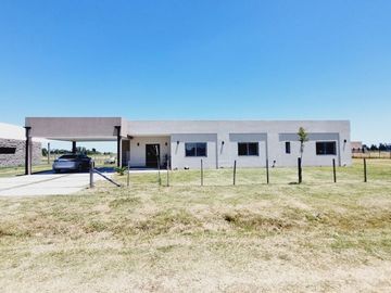 CASA QUINTA VENTA LA PLATA PILETA-PERMUTA-LIQUIDA!