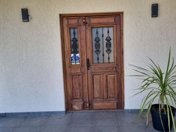 CASA QUINTA VENTA LA PLATA PILETA-PERMUTA-LIQUIDA!