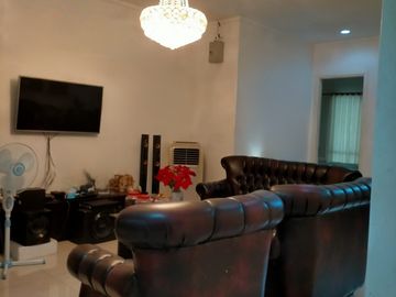 jual cepat Rumah 8 kamar De Park cajuputih Bsd City Tangerang
