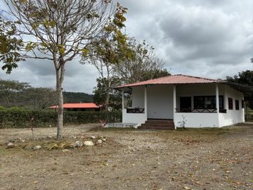 Casa de Campo Manglaralto, Dos Mangas.