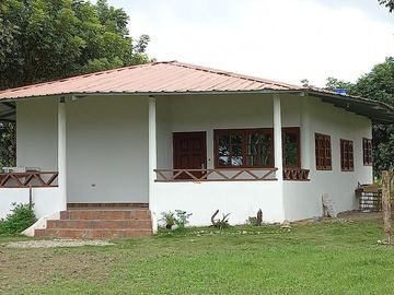 Casa de Campo Manglaralto, Dos Mangas.