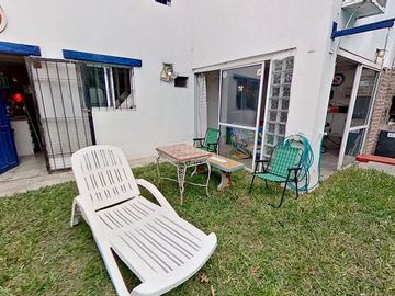 VENTA CASA DÚPLEX 4 AMBIENTES LA REJA CON PILETA