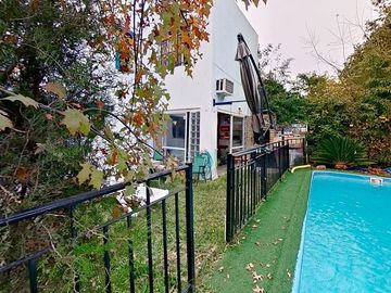 VENTA CASA DÚPLEX 4 AMBIENTES LA REJA CON PILETA