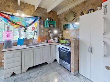 VENTA CASA DÚPLEX 4 AMBIENTES LA REJA CON PILETA