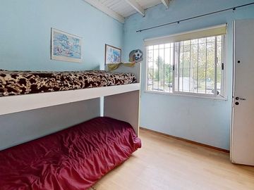 VENTA CASA DÚPLEX 4 AMBIENTES LA REJA CON PILETA