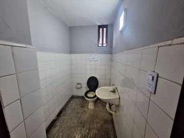 SE VENDE GALPÓN ESQUINA AGUIRRE Y MAGALLANES
