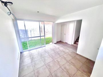 VENTA 2 AMBIENTES CASA DUPLEX en TIGRE CENTRO