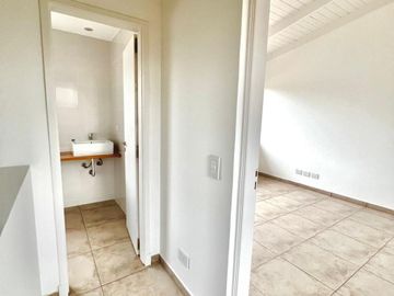 VENTA 2 AMBIENTES CASA DUPLEX en TIGRE CENTRO