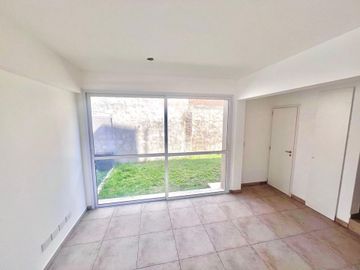 VENTA 2 AMBIENTES CASA DUPLEX en TIGRE CENTRO