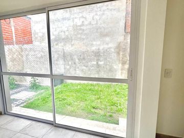 VENTA 2 AMBIENTES CASA DUPLEX en TIGRE CENTRO