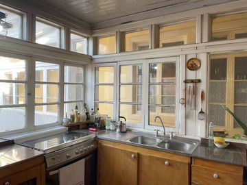 Confortable y versatil casa con uso habitacional o comercial