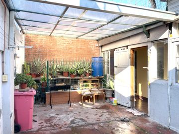 Confortable y versatil casa con uso habitacional o comercial