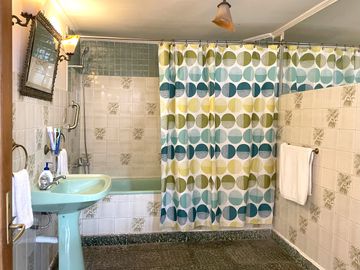 Confortable y versatil casa con uso habitacional o comercial