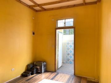 Confortable y versatil casa con uso habitacional o comercial