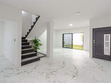 Casa remodelada a excelente precio