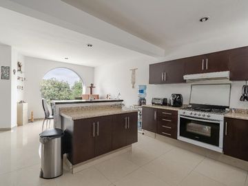 Hermosa Casa en Condominio con Alberca y Vista Panorámica
