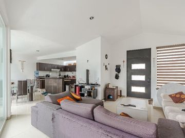Hermosa Casa en Condominio con Alberca y Vista Panorámica