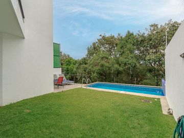 Hermosa Casa en Condominio con Alberca y Vista Panorámica