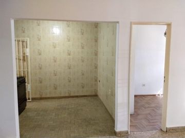 VENTA CASA EN RAMOS MEJIA 3AMB-EXCELENTE ESTADDO