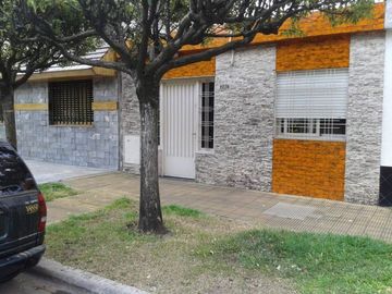 VENTA CASA EN RAMOS MEJIA 3AMB-EXCELENTE ESTADDO