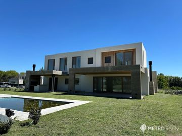 Casa en  venta 4 ambientes en barrio privado Pilara, Milord, Pilar