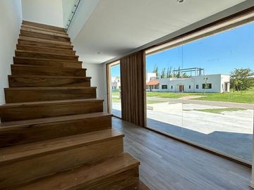 Casa en  venta 4 ambientes en barrio privado Pilara, Milord, Pilar