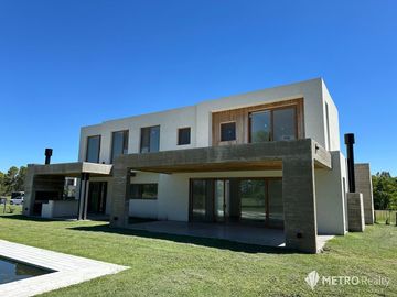 Casa en  venta 4 ambientes en barrio privado Pilara, Milord, Pilar