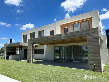 Casa en  venta 4 ambientes en barrio privado Pilara, Milord, Pilar