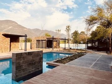 VENTA DE CASA EN ZONA EL URO CARRETERA NACIONAL MONTERREY