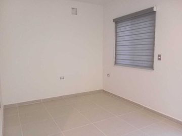 Hermosa casa en VENTA de 3 niveles, Dominio Cumbres, García