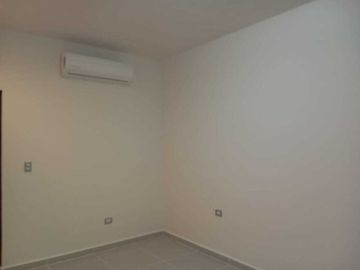 Hermosa casa en VENTA de 3 niveles, Dominio Cumbres, García