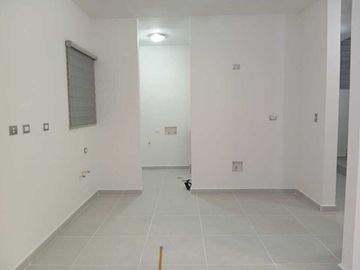 Hermosa casa en VENTA de 3 niveles, Dominio Cumbres, García